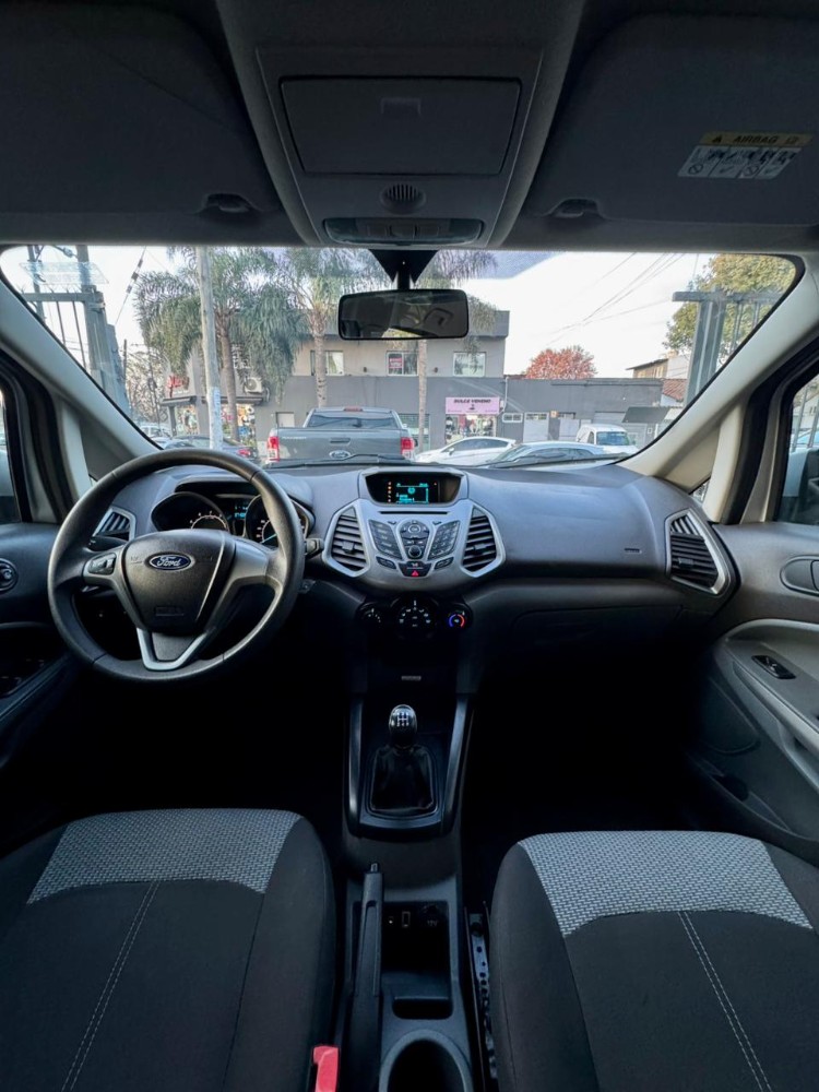 Ford EcoSport SE — foto 13